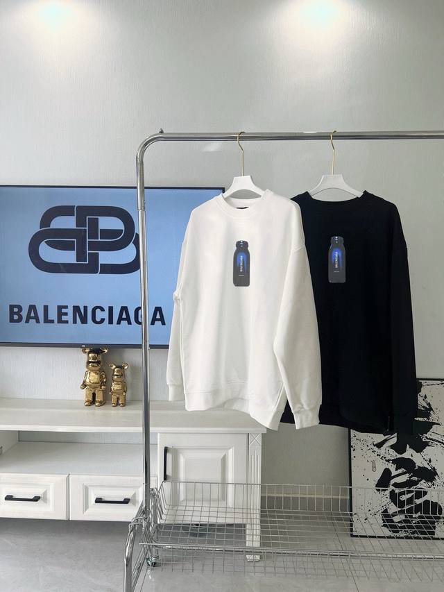 供 Balenciaga 巴黎世家 水瓶字母 印花圆领加绒卫衣 男女同款 Size：S-Xl Color：黑色、白色 Number：1468111 原版定制10