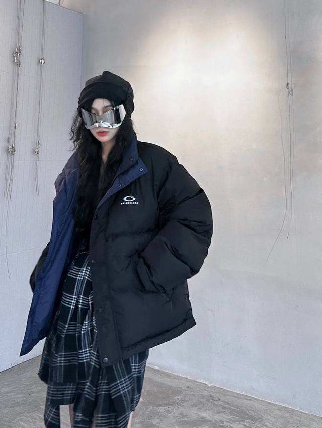 模特图 双面双穿.最高版本 巴黎世家 Balenciaga Blcg 24Fw 半环刺绣正反双面穿别针立领羽绒服外套 原版开发 正确版本 采用100%涤纶梭织朱