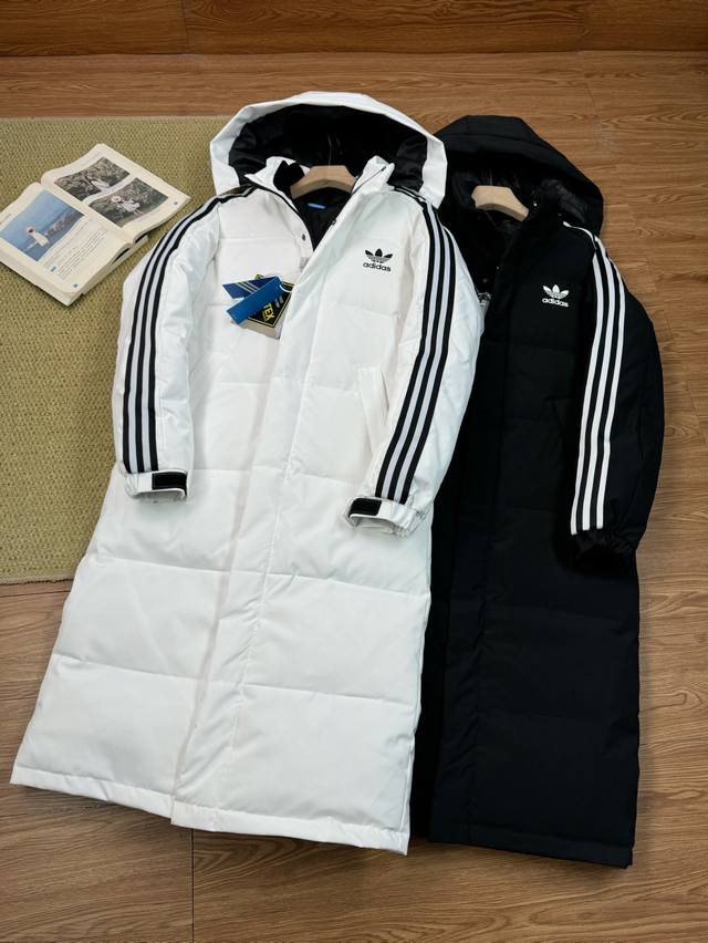 Adidas三叶草羽绒服长款过膝加厚外套男女运动大衣白色连帽情侣羽绒外套 市场最高版本，三合一面料，防风、不粘毛、不粘污渍，双层内胆，不跑绒 蓬松度非常好，是一