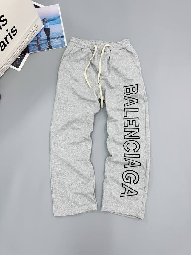 福利 Balenciga巴黎世家blcg 侧边字母刺绣logo直筒卫裤长裤 基础百搭款式 宽松直筒的版型 怎么搭都不会出错 # 松紧空心抽绳设计 面料纯棉毛圈舒