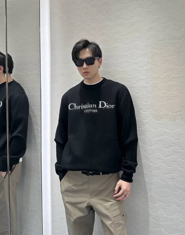 男士上身图 Dior 迪奥 Christian Dior 秋冬新品 针织毛衣毛衫 完全还原 顶级出品 情侣款 男女均可驾驭 专柜同步在售 整衣纯手工套口工艺 区