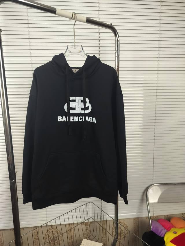 上新 加绒 Balenciaga ／巴黎世家经典锁扣连帽卫衣 Balenci Ga 巴黎＃永恒经典款， ％纯棉 X 最高版本独家订织订染面料质感超赞，面料用的是