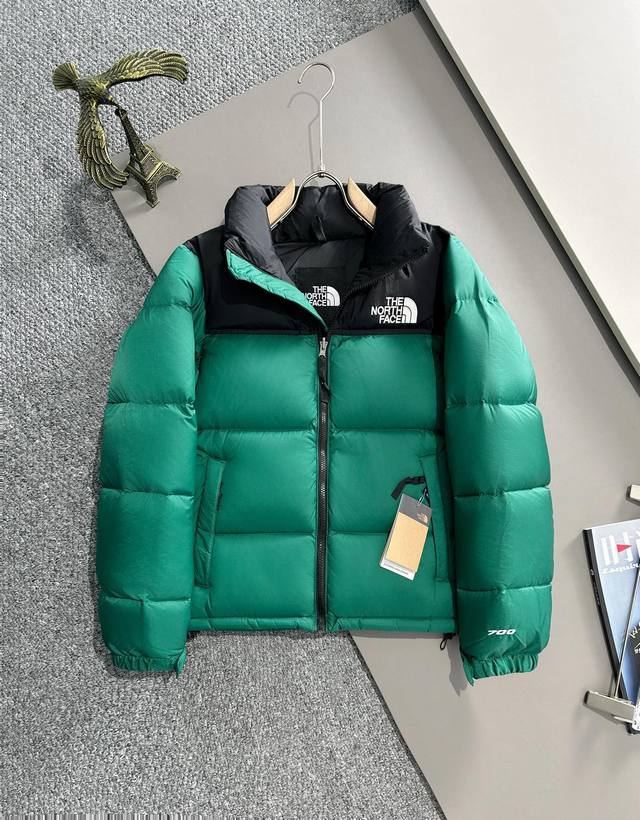 十三色 Thenorthface北面1996Nuptse 1996 经典款 美版 羽绒服 顶级原版 男女同款 刺绣： 进口全新百灵达绣花机定制万针电绣，饱满 立