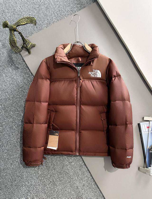 十三色 Thenorthface北面1996Nuptse 1996 经典款 美版 羽绒服 顶级原版 男女同款 刺绣： 进口全新百灵达绣花机定制万针电绣，饱满 立