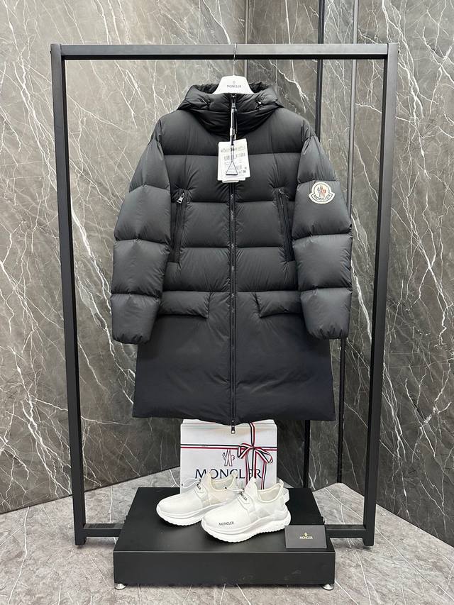 顶级版本 蒙口bosona中长款羽绒服 24Ss新款moncler 蒙口 Bosona 中长款连帽羽绒服！蒙口bosona 降温必备保命羽绒服！ 今年最火爆的羽