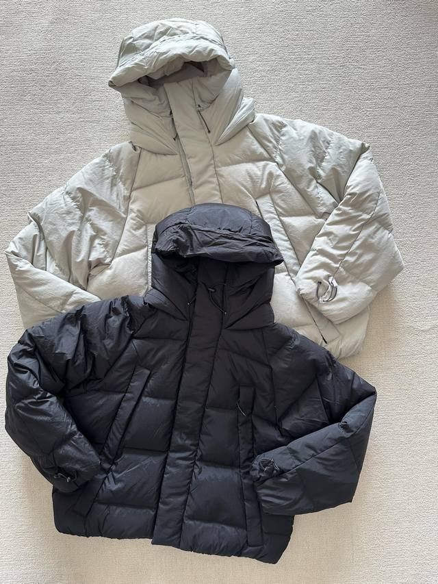 原单 Rotol Eskimo Hood Down Jacket 保暖连帽抽绳机能羽绒服 90%鸭绒 蓬松度800 柔软轻盈 轻便保暖 防风性能优异 黑色 米白