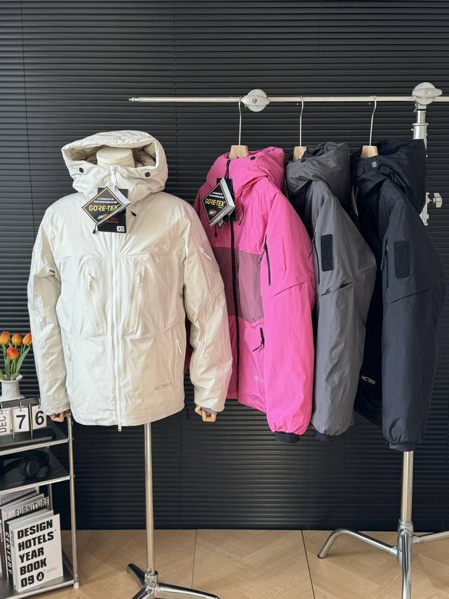 Arc'Teryx 始祖鸟 明星同款system-A 跃冬揽石连帽拼接羽绒服户外硬壳冲锋衣 -尺码：Xs S M L Xl Xxl 版型偏大 -颜色：黑色 灰色