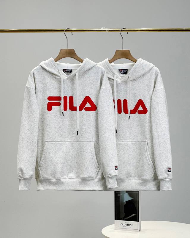 Fila Fusion斐乐潮牌卫衣男女同款休闲宽松加绒加厚套头衫保暖上衣情侣装，正红色logo撞色设计加码甜酷氛围感！水貂绒一体绒加厚面料上手份量感超足！百搭各