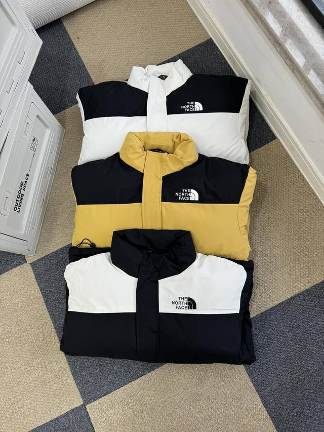 北面-The North Face 冬季新款简约立领男女情侣款棉服外套 冬季新款，最高品质，男女同款，可配情侣，纯天然高320克重手塞棉填充，十分饱满，具有很好