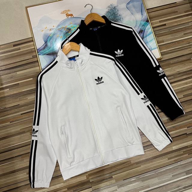 Adidas阿迪达斯三叶草立领外套男士运动服情侣款男女同款女士外套！春秋季保暖男士运动服外套夹克青年外套学院风轻松驾驭 Adidas 阿迪达斯三叶草男士外套女士