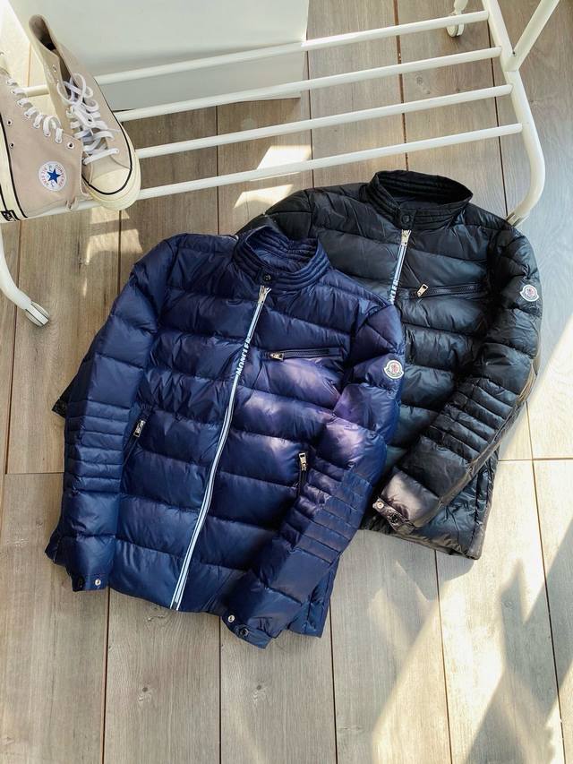 黑色，藏青色1-5码 相当于s-Xxl Moncler 蒙口 Caroux系列 压胶拉链 机车款羽绒服！ 代购在售10000+！原版定制面料，手感舒适度爆棚，9