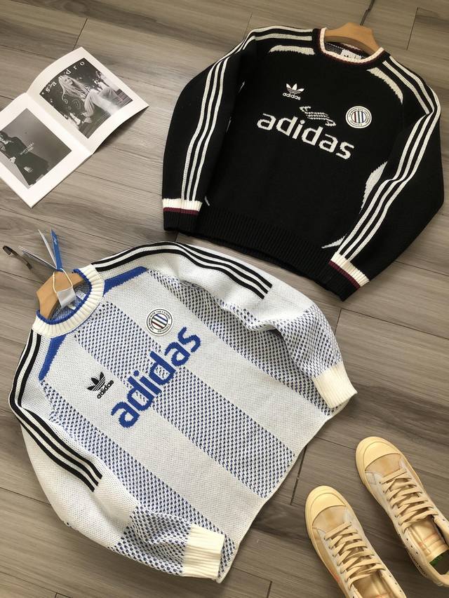 顶级版本！ Adidas Originala Adcbc Fw24 Po U Adicolo 阿迪达斯三条杠复古运动羊毛混纺毛衣针织衫. 颜色：白色 黑色. 材