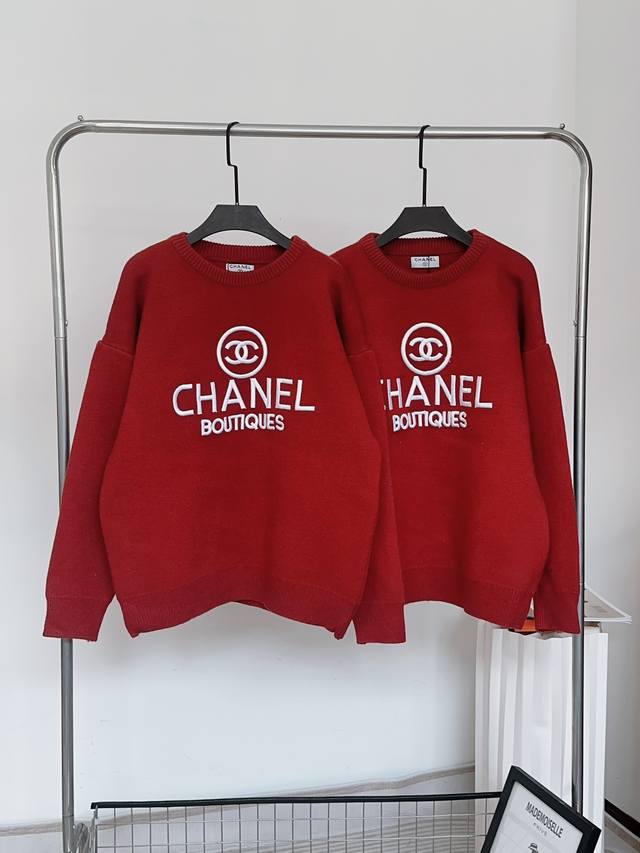 超高版本 Chanel｜香奈儿新年限定刺绣logo羊毛圆领加厚毛衣 气氛组过年红色系列！ 这个圣诞最好看的红色毛衣！ 可以从圣诞穿到过年的一套look！超密刺绣