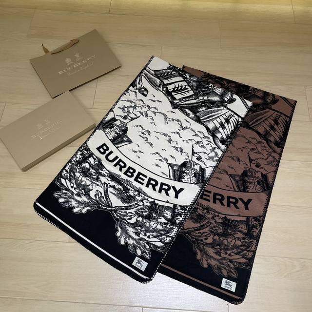 配礼盒～Burberry. 精美三角针锁边 原单美物，经典爆款重磅回归高尖端巴宝莉新品刺绣战马进口尼泊尔羊绒顶级刺绣围巾绝对令人尖叫的品质时尚大牌的顶尖设计款.