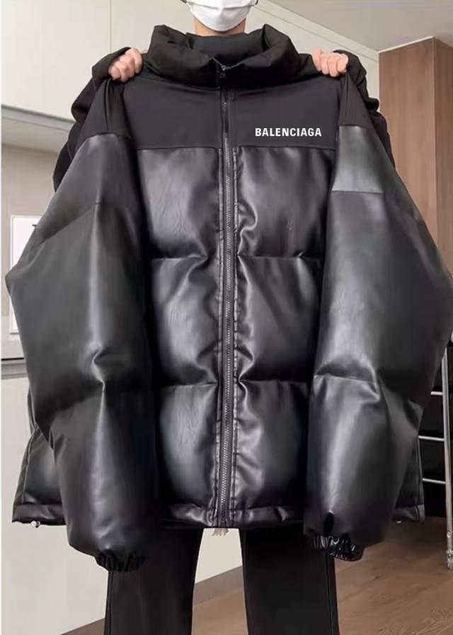 Balenciaga巴黎世家经典小标冬季pu拼接皮衣皮袄子皮棉服 高端皮棉衣系列 官网发售 顶级版本 经典百搭 甄选进口pu皮 纹路手感超级棒 防风防水 油渍灰