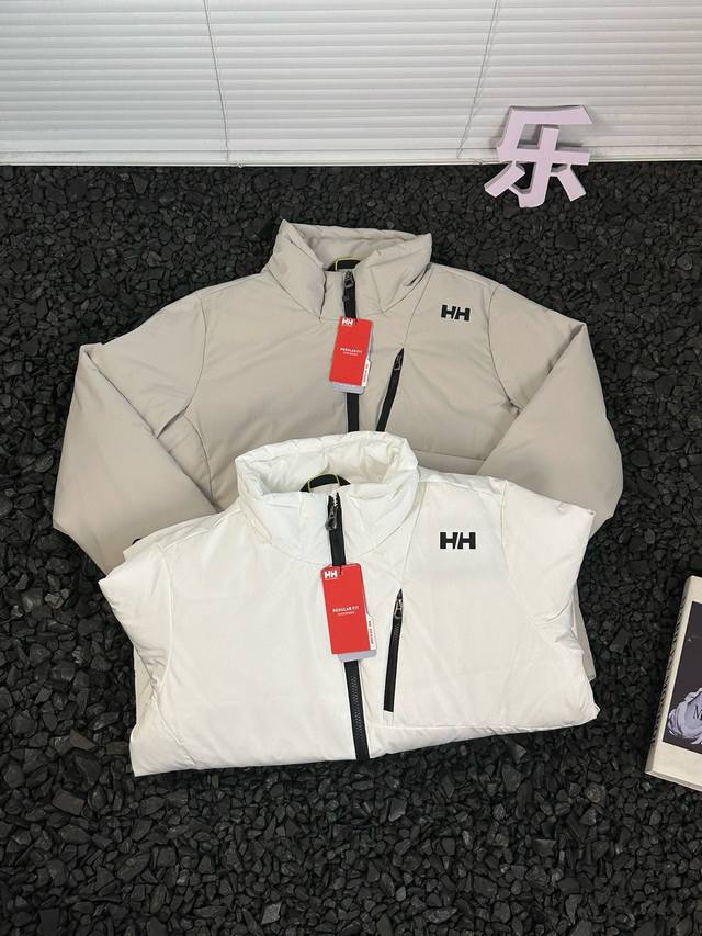 海丽汉森 Hellyhansen Hh 女款秋冬立领保暖轻量羽绒服 - 贸易订单，一年一度的爆款羽绒服来了，这款能轻松的伴你度过寒冬，连帽设计，立体剪裁 保暖性