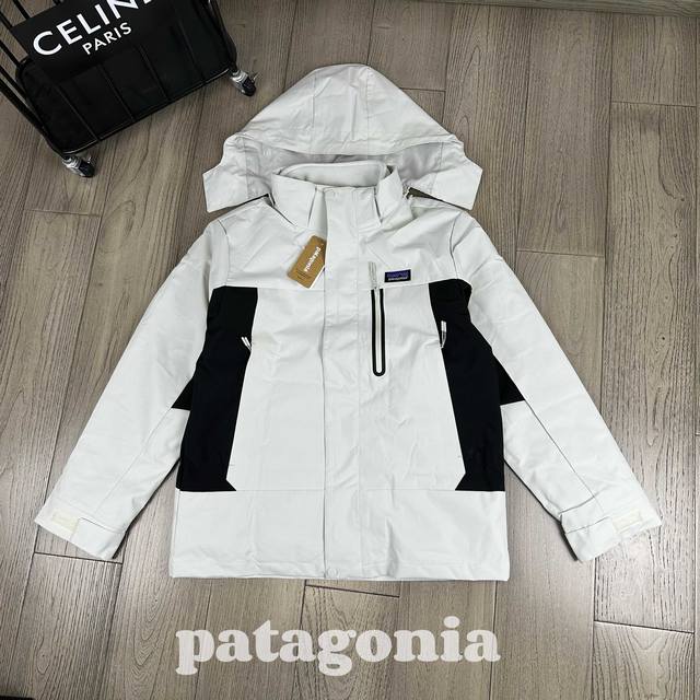 Patagonia 巴塔哥尼亚冬季户外三合一冲锋衣徒步登山外套！男女同款！ 三防面料摇粒绒内胆一衣可两穿，立体剪裁腋下防水拉链，连帽可以拆卸设计，自由调节，全身