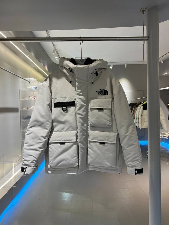 出厂价 白色 原版品质 The North Face Tnf 北面 多口袋工装连帽羽绒服 可主推！长期有货，不断货！ 尺码：S M L Xl Xxl 颜色：黑色