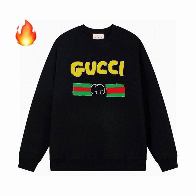 高品质gucci24Ss加绒字母印花圆领卫衣 肩膀缝合处后领处都采用双缝走线经久耐穿，后领口处采用纯棉拉条提升了后颈接触的舒适度，袖口下摆跟衣服同缸染色没有色差