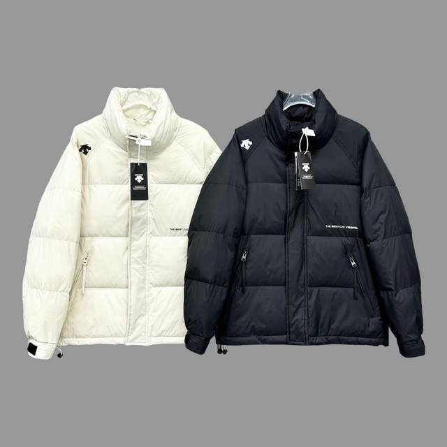 Descente 迪桑特秋冬滑雪面包廓型立领运动羽绒服情侣款 胸前，后领，立体简单logo。性能保暖效果超级好。男女情侣同款，全新ski Style户外系列短款