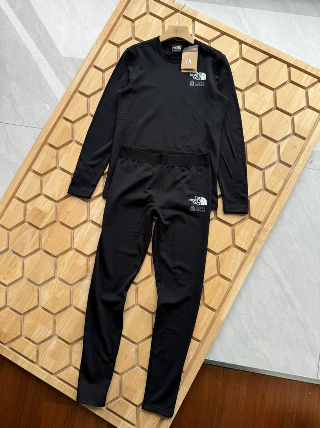 御寒神器！The North Face 北面冬季加绒保暖内衣，速干面料复合薄绒，吸汗，透气，做工采用四针六线非常细致，公司单，这个冬季你必须要入的保暖内衣， 尺