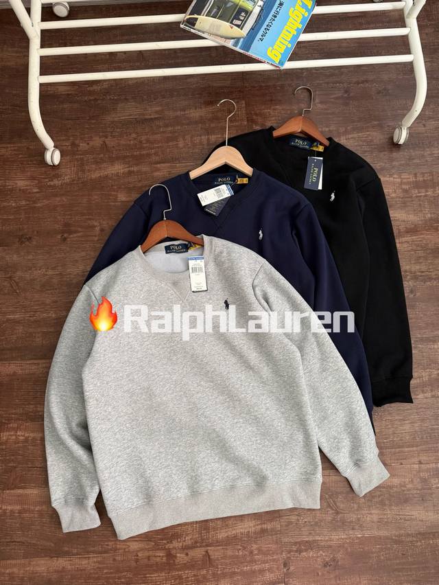 颜色：黑色，藏青，浅灰 尺码：S到xl Ralph Lauren拉夫劳伦polo圆领加绒加厚刺绣卫衣！ 一件过冬的老钱风来咯！550克高克重纯棉面料，内里一体柔