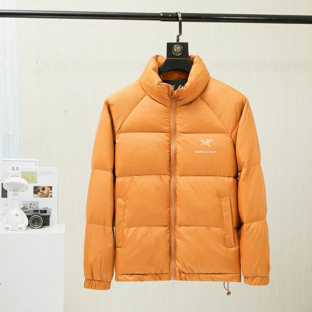 Arcteryx 始祖鸟羽绒服短款冬季石墨烯保暖立领男装外套 高品质羽绒面料，容易打理，手感舒适，甄选优质白鸭绒，绒朵大，饱满蓬松，中空锁温，有效保暖 四层防钻