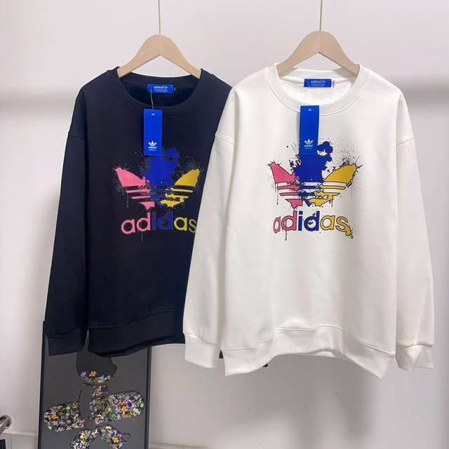 加绒 Adidas 三叶草染色涂鸦加绒加厚圆领卫衣 情侣款男女同款 厚实保暖 不得不推荐一款非常受欢迎的硬货！冬天你需要这样一件超百搭的加绒卫衣 穿身上比女神的