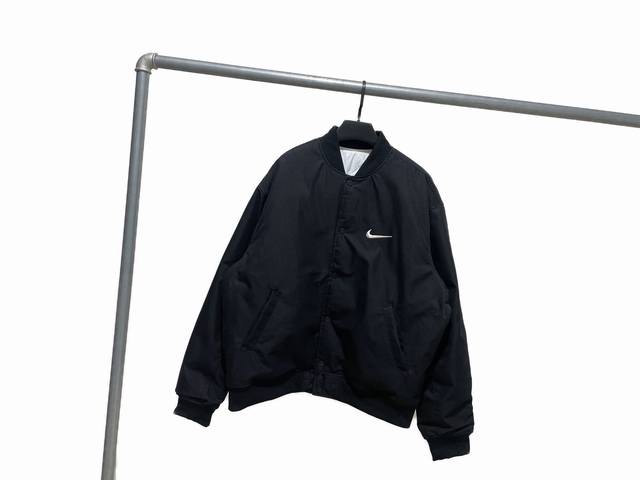 Nk X Stussy 斯图西 联名款 Fw23 Logo刺绣双面棉服夹克 男女同款 做工品质无敌 棉布有做旧感 万针刺绣精美绝伦 里料用料扎实 内里菱形格夹棉