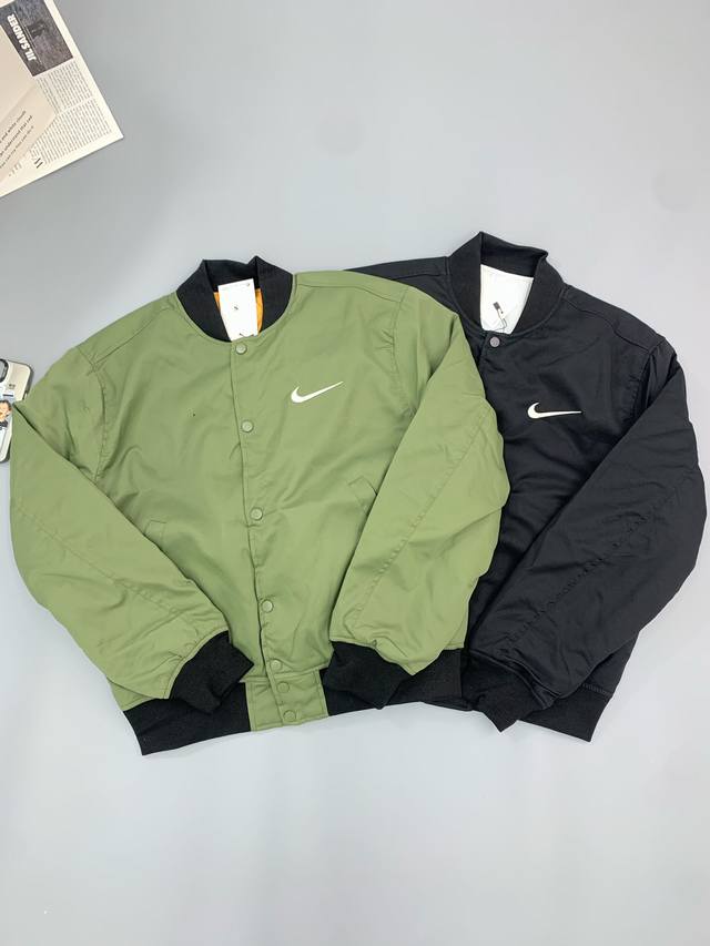 Nike X Stussy 耐克x斯图西联名款logo刺绣情侣款双面棉服夹克 棉布有做旧感 万针刺绣精美绝伦 里料用料扎实 内里菱形格夹棉 纽扣定制染色 与面料