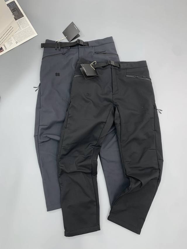 Kolon Sport可隆加绒长裤户外休闲运动 超级舒服的棉料，贴身穿超舒服， 上海贸易公司订单，出口韩国的尾单，秋冬外穿最百搭的一款户外裤！ 原单立体精致50