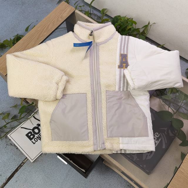 上新 款号：Dg8325 高版本 2024新款adidas阿迪达斯三叶草拼接羊羔绒棉服外套，小红书爆款，网红明星同款，面料柔软舒适，保暖性极佳，面料轻盈且具有良