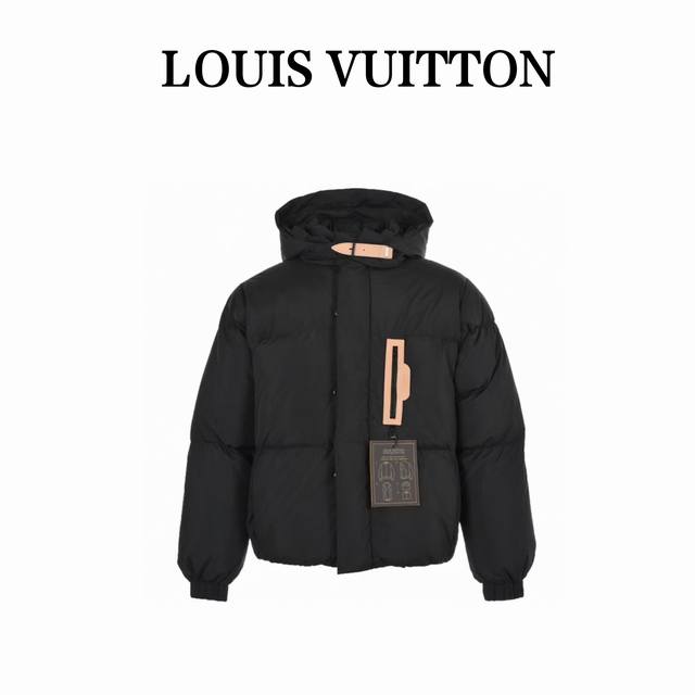 Louis Vuitton 路易威登 时周走秀款面包羽绒服 原版五金小羊皮配件，胸袋 Vvn 皮革压印徽标英文字样，钯金方钉镶嵌皮革标签，另有黑色弹簧扣固定的可