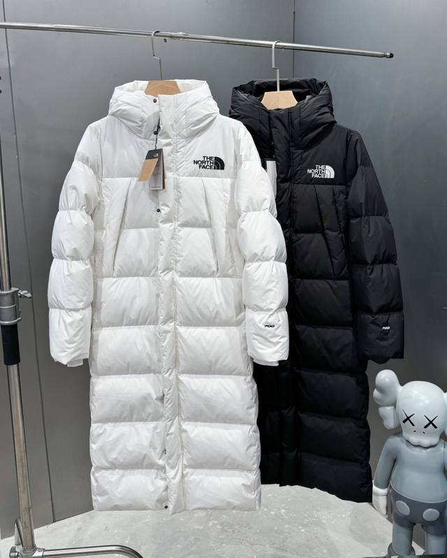 顶级版本 The North Face 北面长款连帽羽绒服 男女情侣款 防风 防水 保暖外套官网同步发售 1：采用gore Tex 科技面料制作而成，拥有高度防