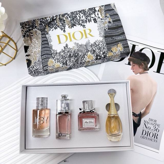 Dior香水四件套 原单品质，Dior 迪奥香水四件套，30Ml*4，每支带有独立喷头。套盒内含：迪奥真我香水迪奥甜心香水迪奥粉色魅惑香水迪奥joy悦之冠香水。