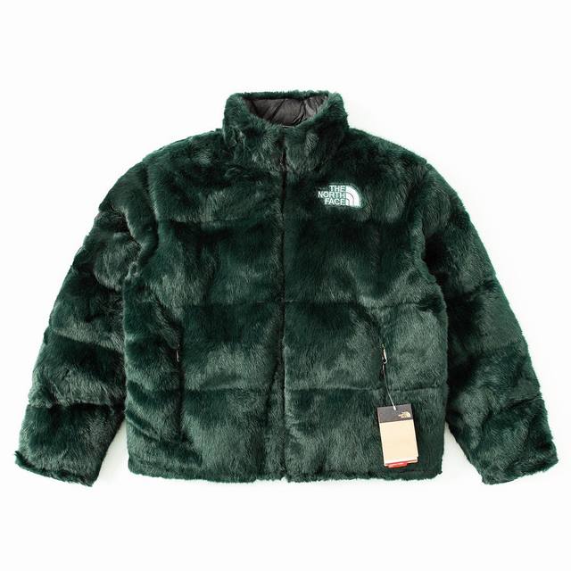 Supreme X The North Face Tnf北面联名款皮草羽绒服 天然环保皮草毛面料 手感柔软细腻 内里填充羽绒 双重保暖 保证冬天的舒适与温暖 不