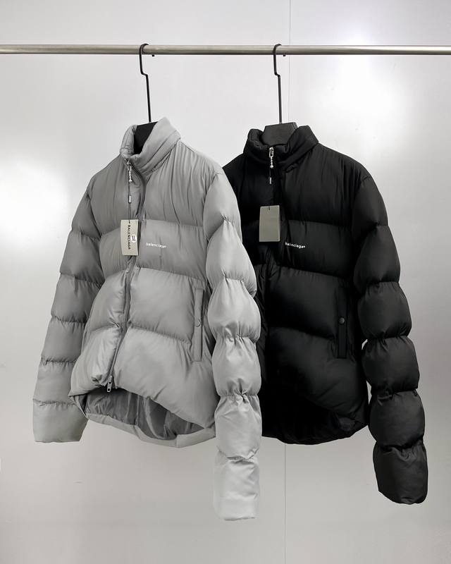 王一博同款 顶级复刻1:1 Balenciaga 巴黎世家 小标字母廓形龟背羽绒棉服 1面料优选50D加密防水透气膜 ，充棉量280克， 轻薄柔软 ，更具保暖性