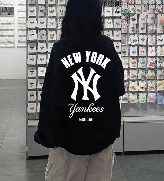 银狐绒加厚 New Era X Mlb 联名款yankees-Ny 纽约洋基队冬季加绒加厚圆领卫衣 高端冬季加绒卫衣系列 本款甄选530G银狐绒加厚面料 区别市