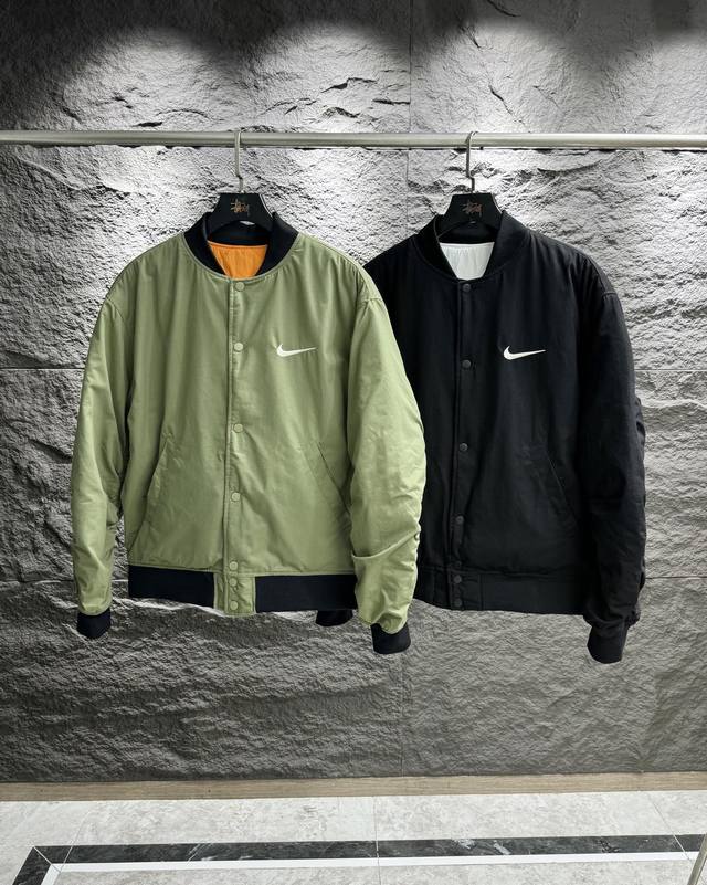 供 顶级版本 Stussy X Nike Fw斯图西耐克联名 双面穿薄款夹克外套 爆火断货王，联名的最后的热度 这次联名最好看的就是这个夹克了， 时尚是轮回，兜