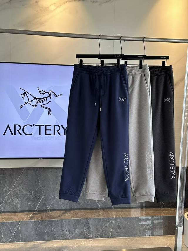 顶级复刻 Arc-Teryx 始祖鸟 24Ss冬季最新加绒加厚限定束脚卫裤休闲裤 男女同款 经典百搭 面料：最新面料复合超柔500克保暖贴身 刺绣：原版刺绣 立