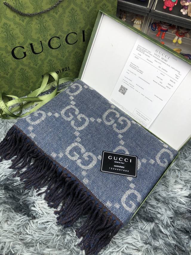 Gucci古驰围巾顶级最高版本』 重磅来袭通过关系搞到一批海关扣押的gucci围巾 全球最火的款式之一 可以承载岁月的经典之作 永不过时 独家渠道 全套包装发票