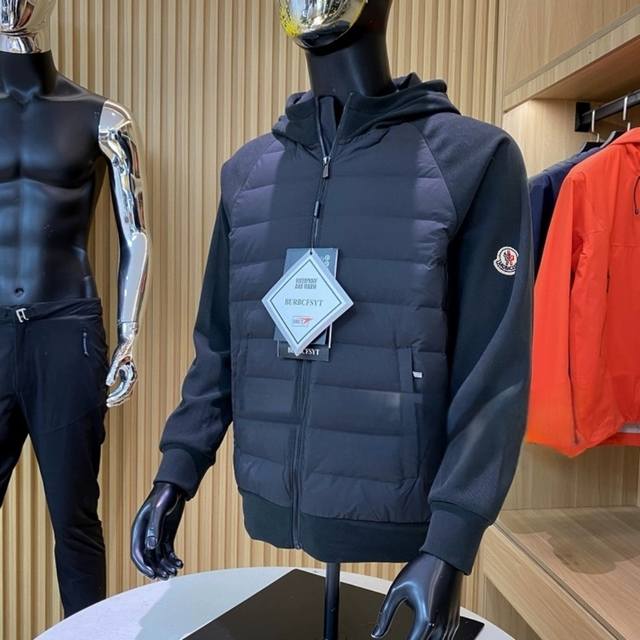 Moncler 蒙口针织羽绒拼接连帽羽绒服拼接处采用90白鸭绒羊毛混纺面料！ Moncler蒙口 针织拼接立领薄款羽绒服 冬天的内搭神器 尺码：S-4Xl 颜色