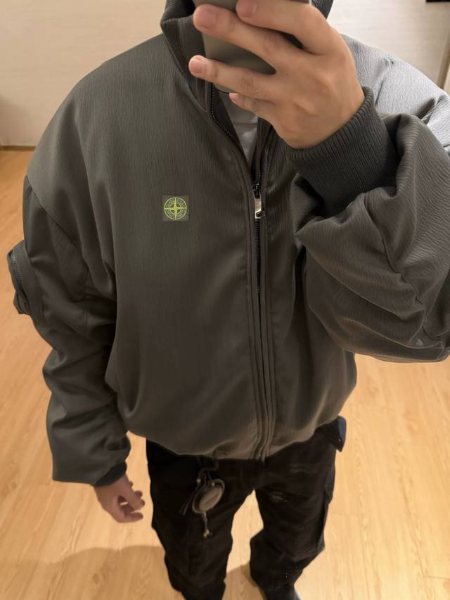 Stone Island 24Ss 石头岛冬季ma1飞行解构夹克棉服 甄选进口蚂蚁布面料 手感细腻松弛 有弹性 内里夹棉加厚 厚度不输羽绒服 2024冬季最好卖