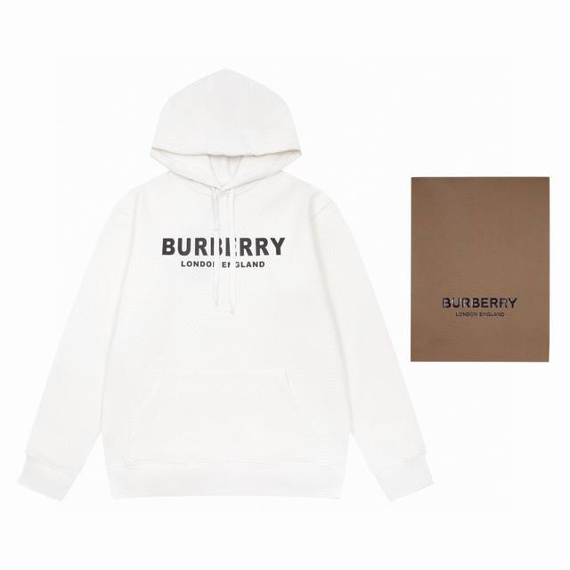 Burberry 巴宝莉加绒连帽卫衣 定制500G克 100% Cotton纯棉水貂绒面料，不起球不褪色，衣服采用落肩袖百搭好看 三针五线做工，领口包边条螺纹采