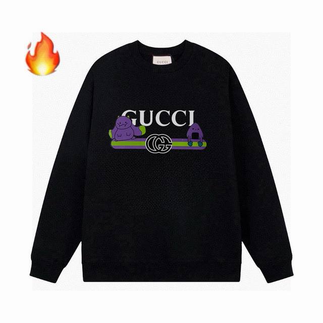 高品质gucci24Ss加绒字母印花圆领卫衣 肩膀缝合处后领处都采用双缝走线经久耐穿，后领口处采用纯棉拉条提升了后颈接触的舒适度，袖口下摆跟衣服同缸染色没有色差