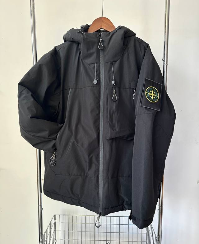 Stone Island 石头岛工装勋章羽绒棉棉服 实拍品质 放心入手 面料采用高品质科技图层防风防雨设计 防寒升级 高密度面料 加棉加厚 3秒速热锁温 更加保