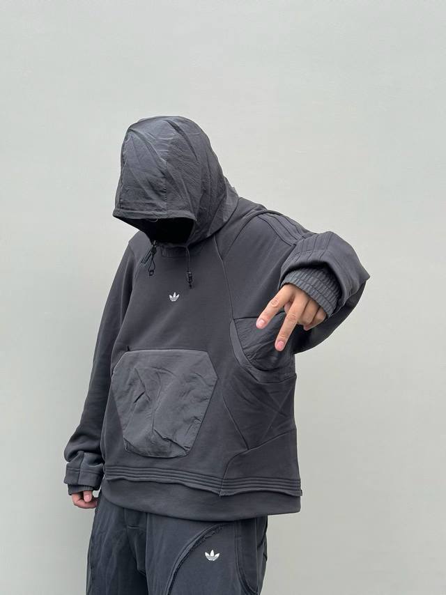 售后到年底 废土机能风系列2.0 Adidas Originals X Hamcus 联名款 Fw23 末日废土风系列2.0拼色胸前小logo口袋连帽卫衣！♀