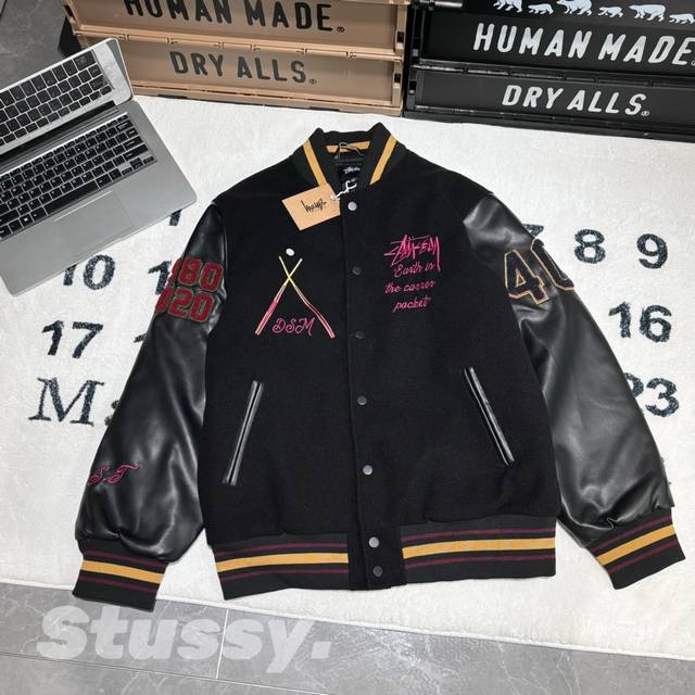 售后到年底 發 -Stussy 斯图西四十周年限定款 黑8拼接皮袖加厚棒球棉服外套 男女同款 -面料：采用原版一比一定织定染面料。 -辅料：原版拆解开发，一比一