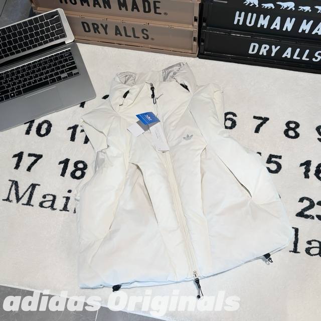 售后到年底 發 -Adidas Originals X Hamcus 阿迪联名款 纯色绗缝logo抽绳拉链羽绒短款废土马甲 男女同款 情侣款 -面料：采用原版一