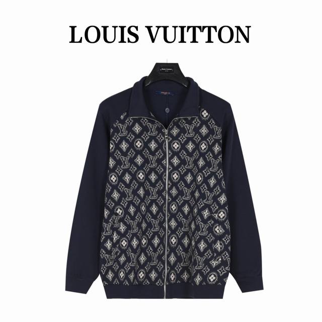 Louisvuitton 路易威登 通体老花拼接运动套装立领外套 老花经典元素，上身休闲舒适，衣身同色无色差，工费昂贵。 前后幅通体老花满印+拼接搭配，非常醒目